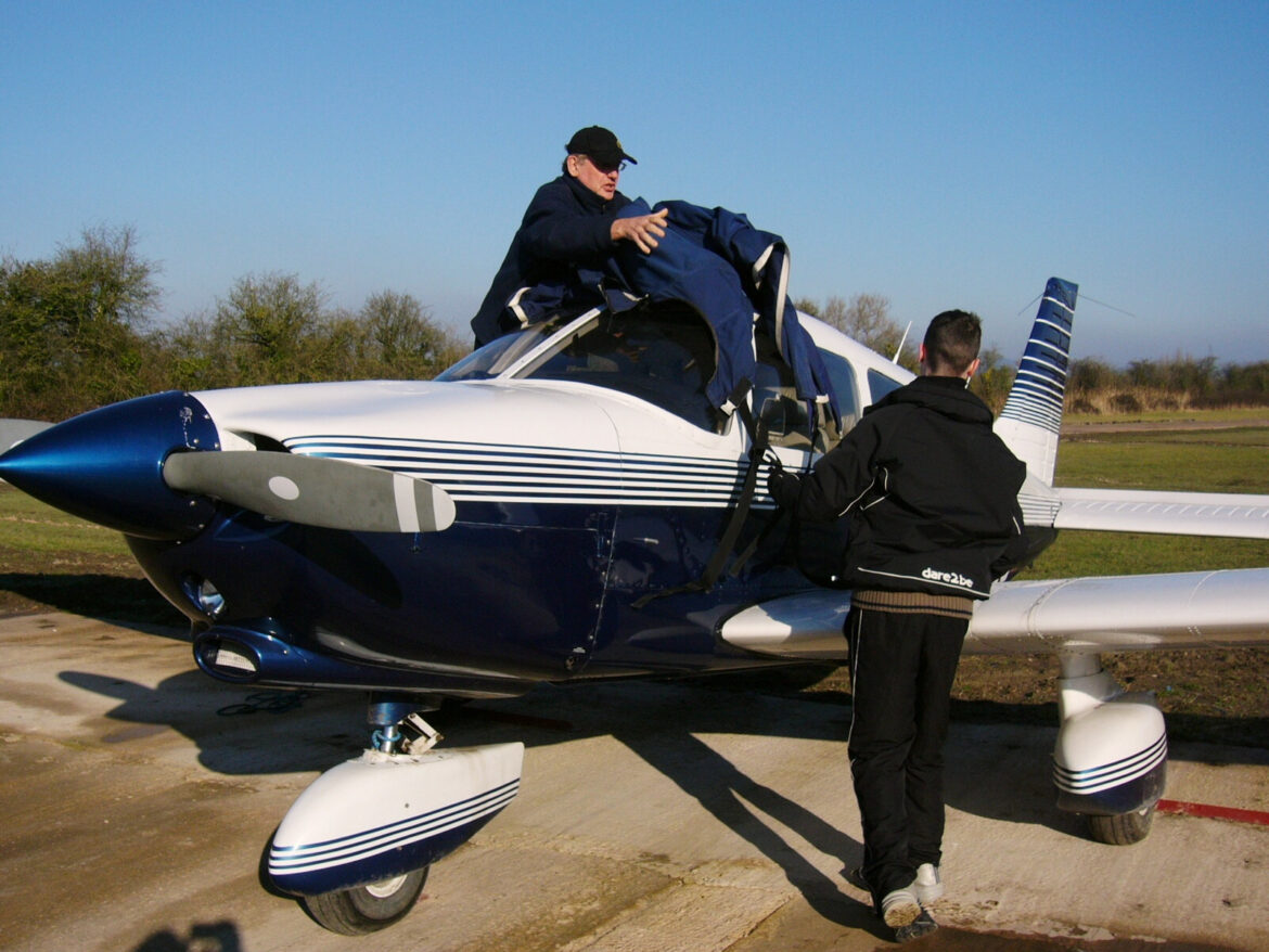 Is it difficult to become a pilot